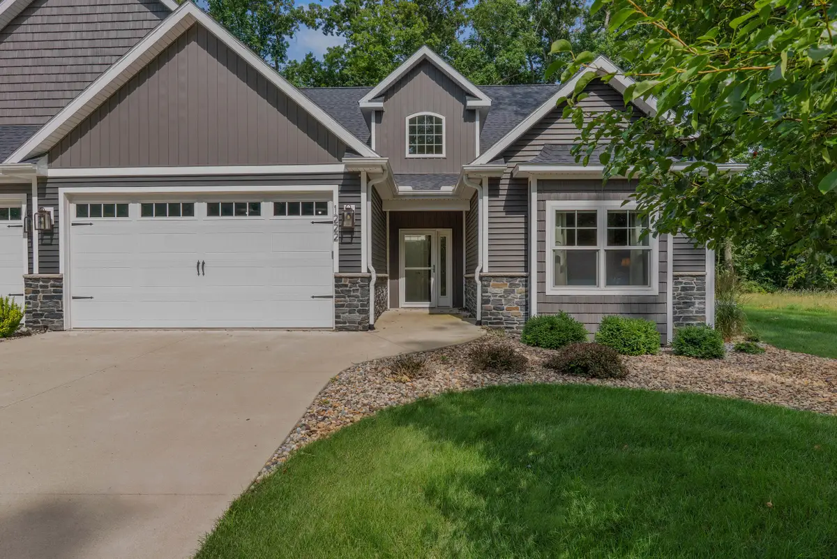 1222 Lochaven Circle, Hillsdale, MI 49242 - #1