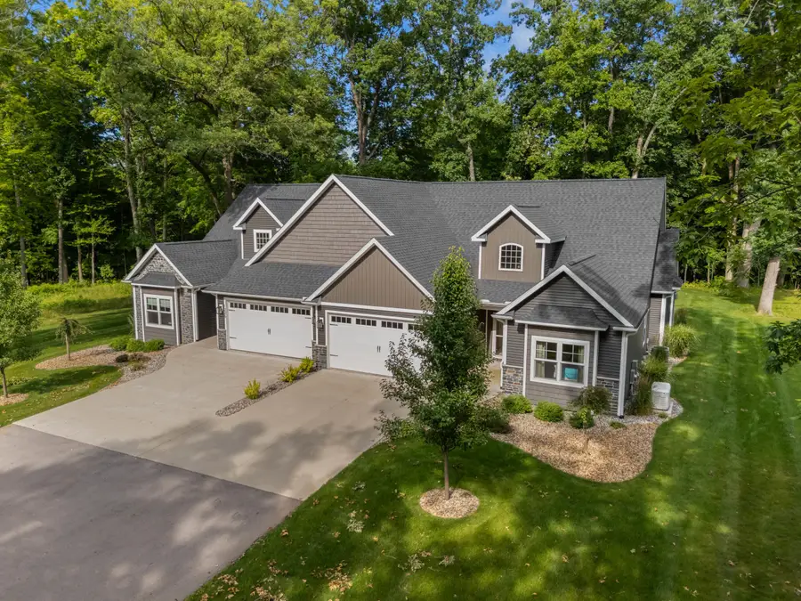 1222 Lochaven Circle, Hillsdale, MI 49242 - #3