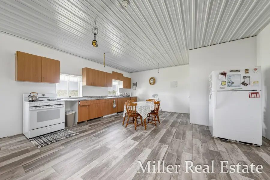 9607 S Barryville Road, Dowling, MI 49050 - #3