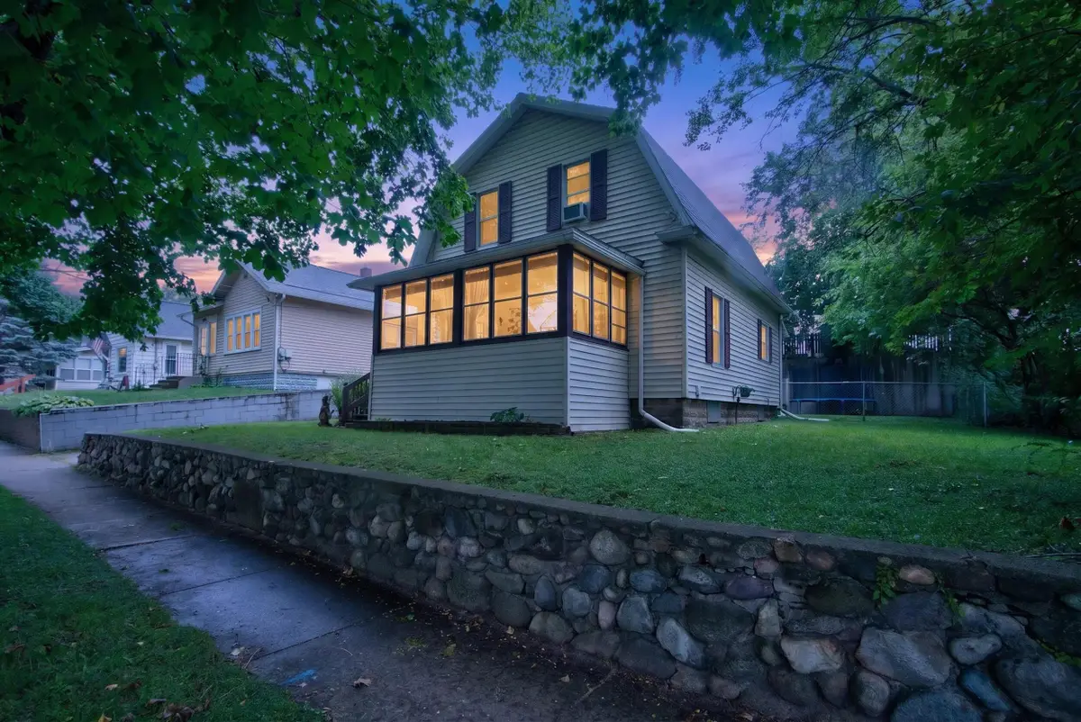 916 Lincoln Street, Jackson, MI 49202 - #1