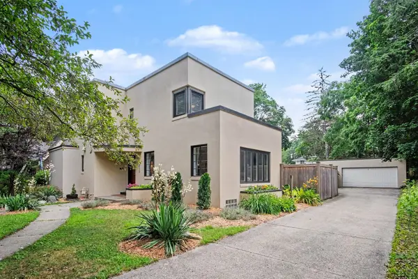 310 Aurora Street Se, Grand Rapids, MI 49507