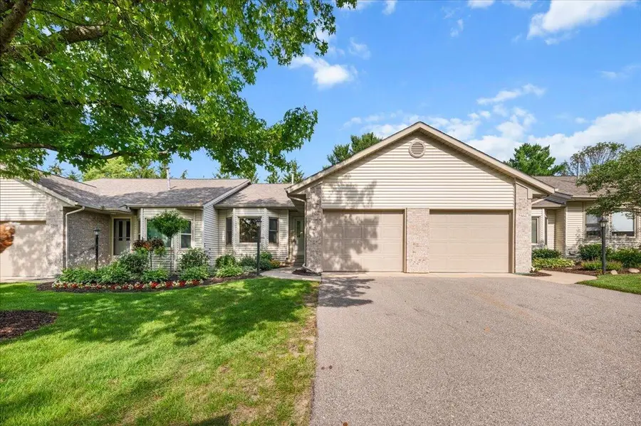 2506 Falcon Pointe Drive Nw #70, Grand Rapids, MI 49534 - #2