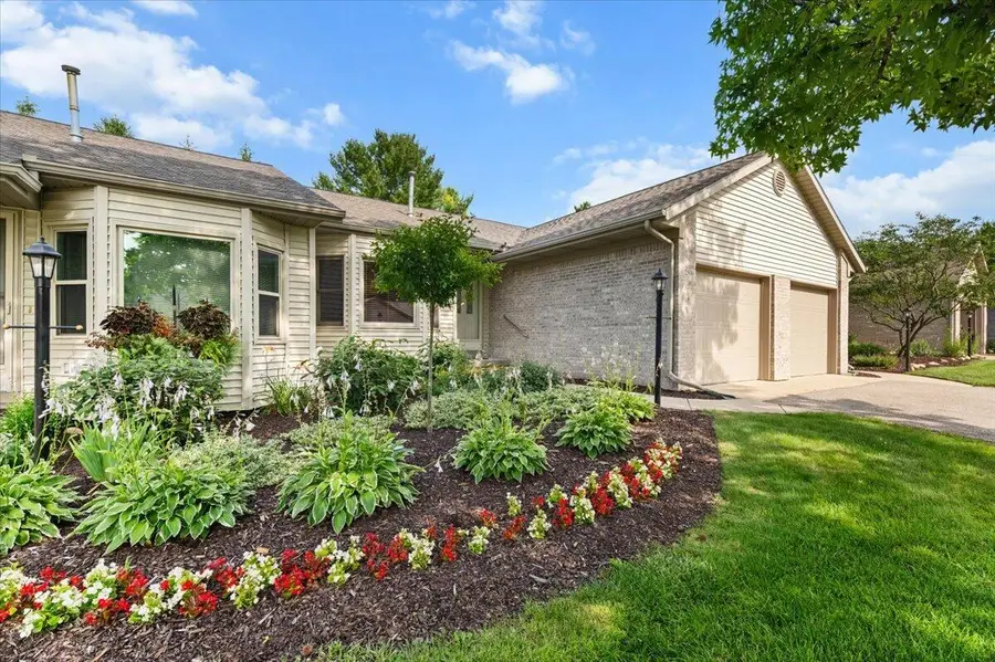 2506 Falcon Pointe Drive Nw #70, Grand Rapids, MI 49534 - #3