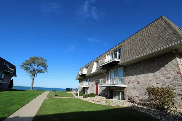 3622 Lakeshore Drive #8, St. Joseph, MI 49085