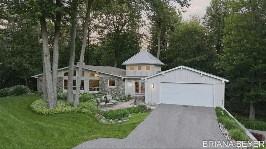 15353 Timber Ridge Lane, Holland, MI 49424 - #2