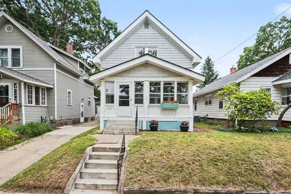 326 Dean Street Ne, Grand Rapids, MI 49505