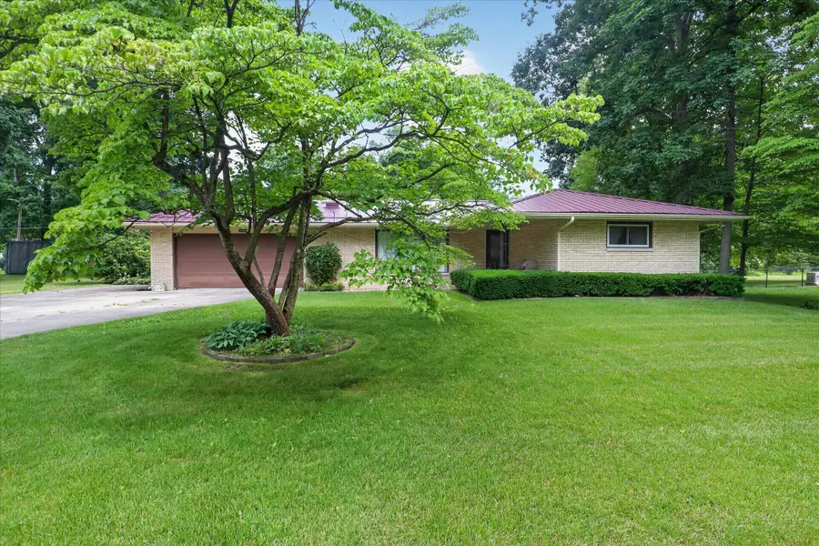 26384 Sweetbriar Street, Edwardsburg, MI 49112 - #3