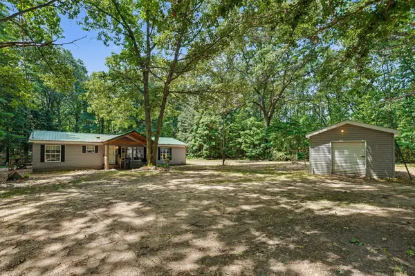 49163 County Road 388, Grand Junction, MI 49056