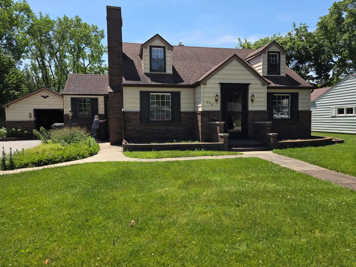 206 Michigan Street E, Three Oaks, MI 49128 - #1
