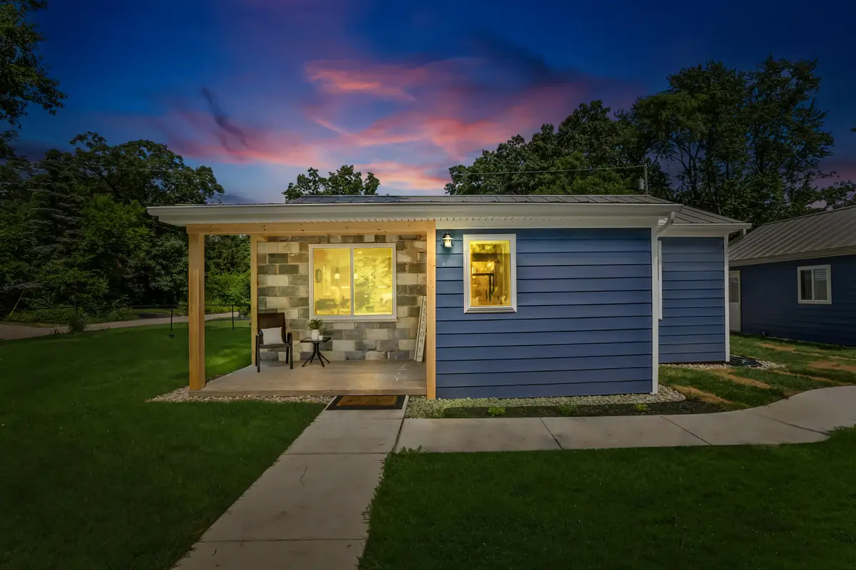 4387 Cedar Avenue, West Bloomfield, MI 48323 - #1
