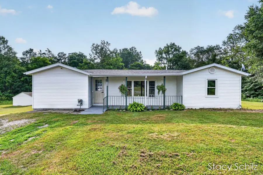 426 N Ionia Road, Vermontville, MI 49096 - #2