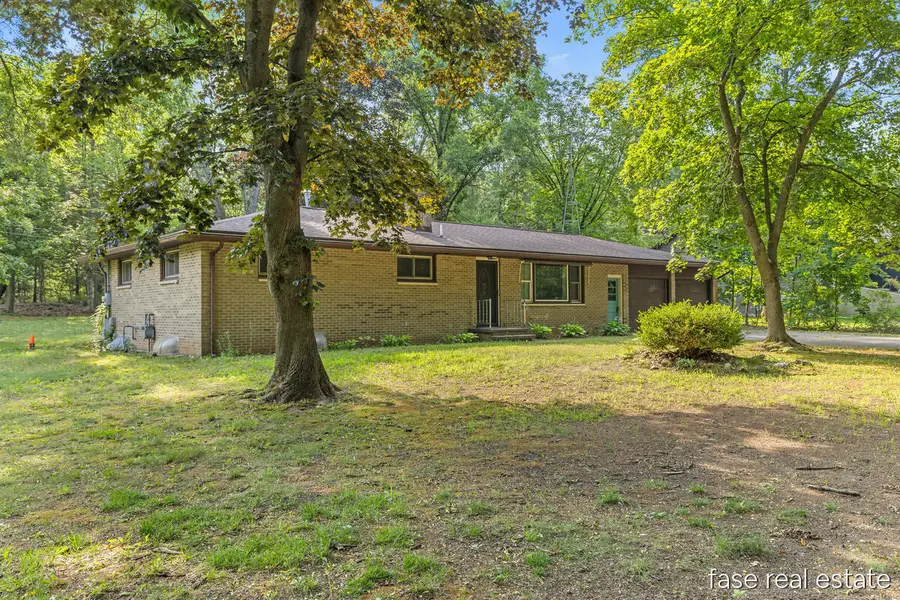 7676 Courtland Drive Ne, Rockford, MI 49341 - #3