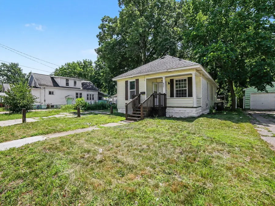 837 W Southern Avenue, Muskegon, MI 49441 - #2