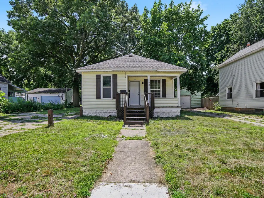 837 W Southern Avenue, Muskegon, MI 49441 - #3