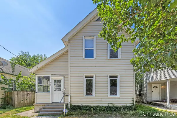 927 Davis Avenue Nw, Grand Rapids, MI 49504