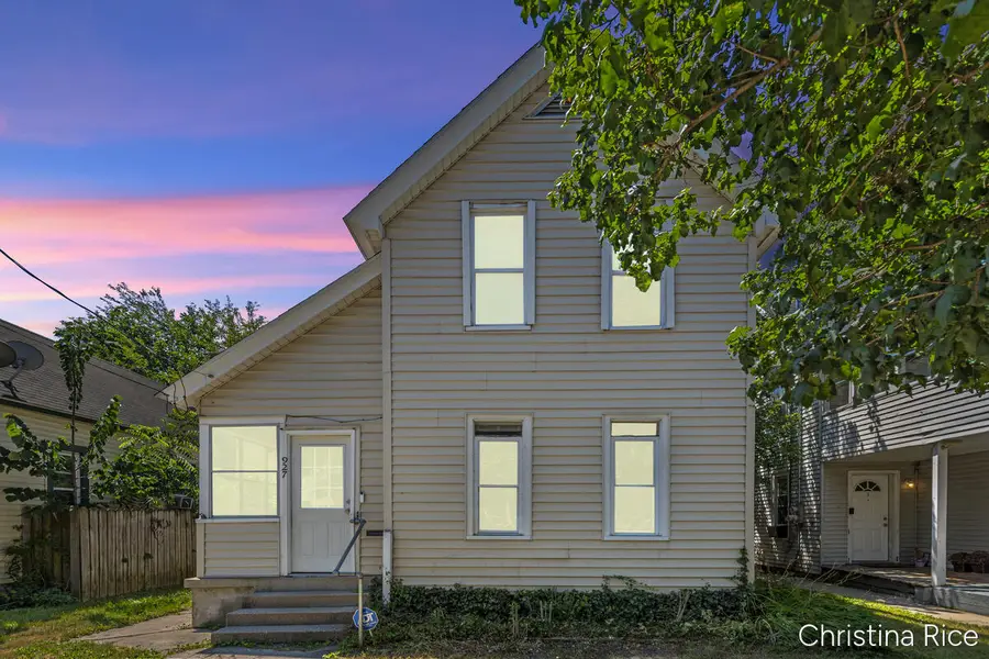 927 Davis Avenue Nw, Grand Rapids, MI 49504 - #2