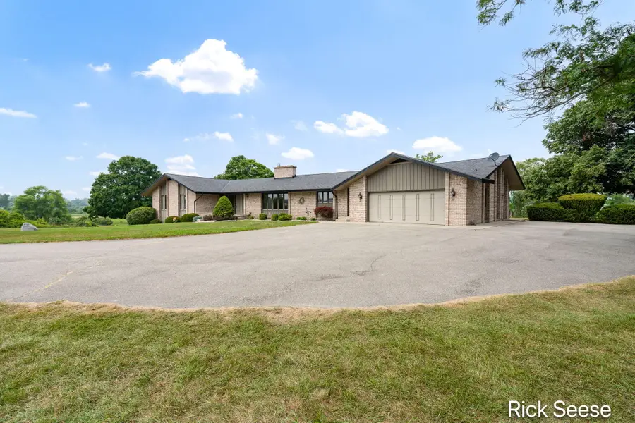 7290 Wingeier Avenue Se, Alto, MI 49302 - #2