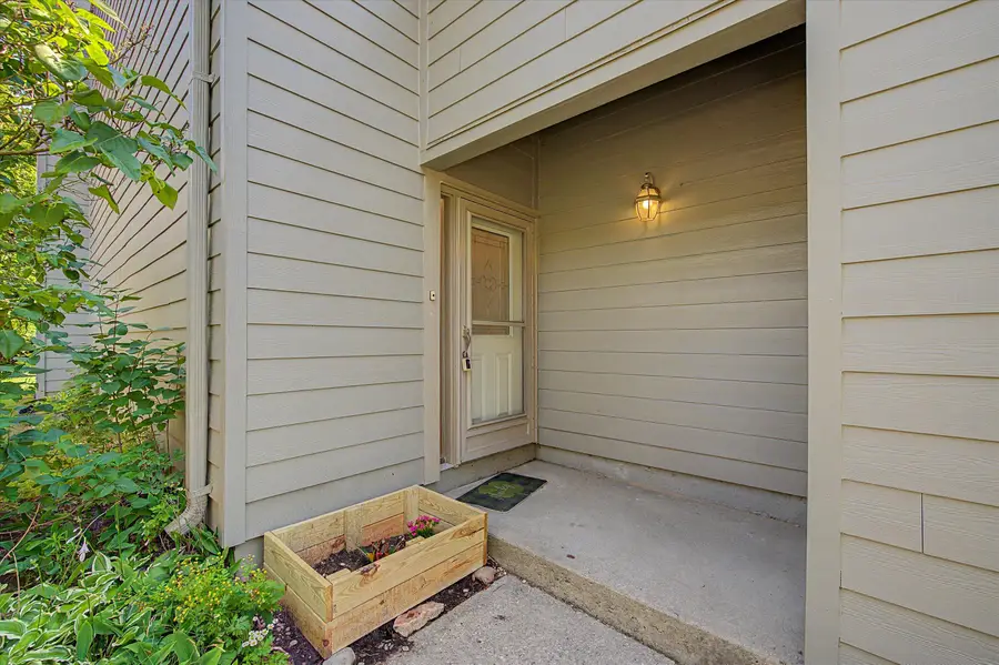 624 Watersedge Drive, Ann Arbor, MI 48105 - #3