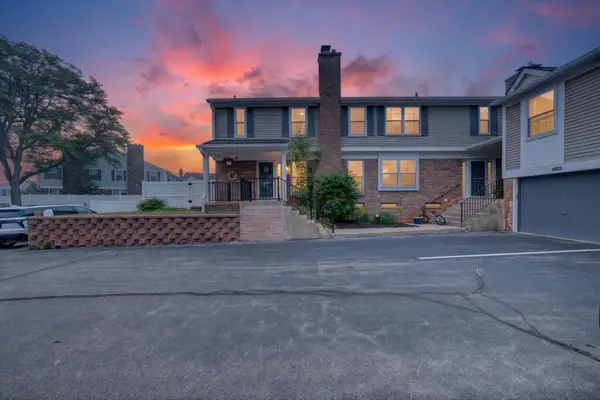 21344 E Glen Haven Circle, Northville, MI 48167