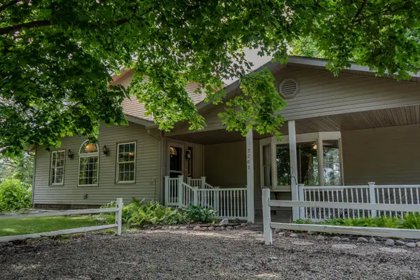 7260 W Kinsel Highway, Vermontville, MI 49096