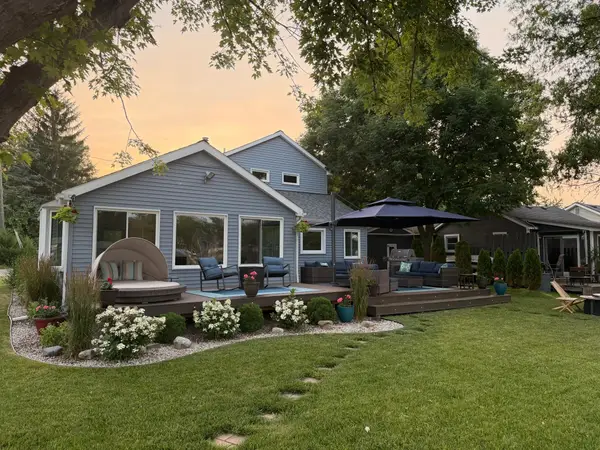 8779 Lagoon Drive, Brighton, MI 48116