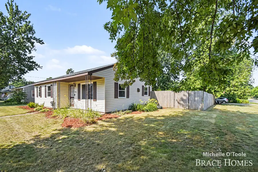 5409 Madison Avenue Se, Kentwood, MI 49548 - #2