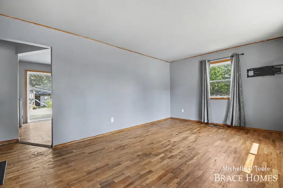 5409 Madison Avenue Se, Kentwood, MI 49548 - #3
