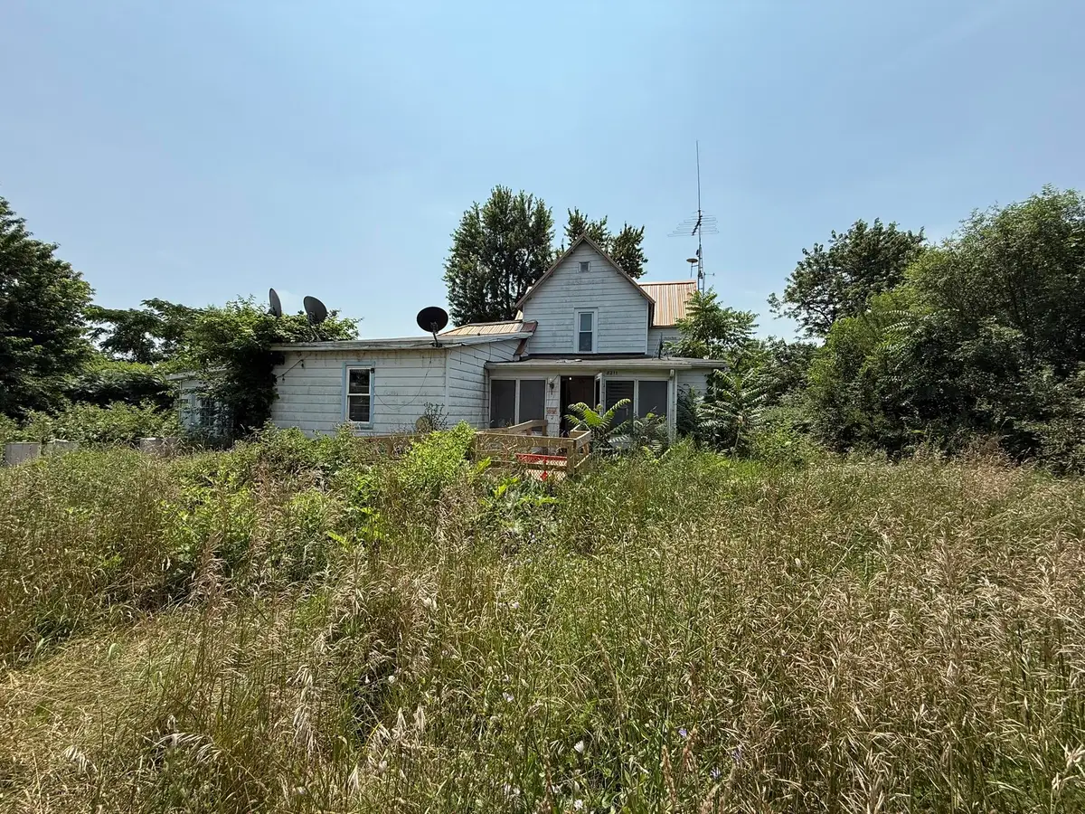 8211 S Lake Pleasant Road S, Hillsdale, MI 49242 - #1