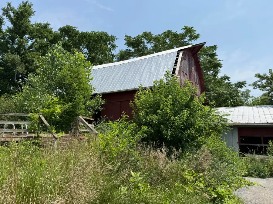 8211 S Lake Pleasant Road S, Hillsdale, MI 49242 - #3