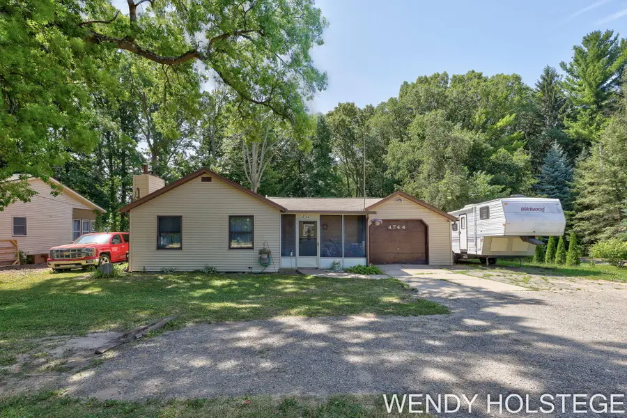 4744 Burton Street Se, Kentwood, MI 49546 - #2
