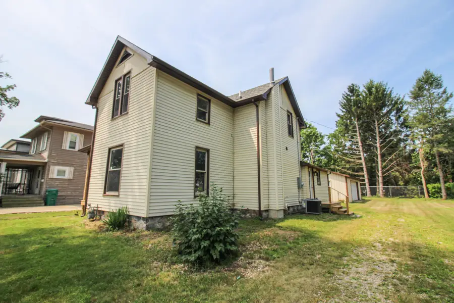 112 N Andrews Street, Three Rivers, MI 49093 - #2
