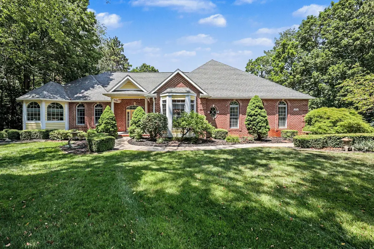 4959 Dun Robin Drive Ne, Belmont, MI 49306 - #1