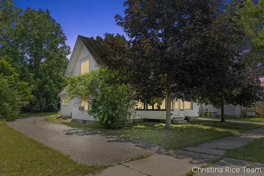 115 E Congress Street, Belding, MI 48809 - #2