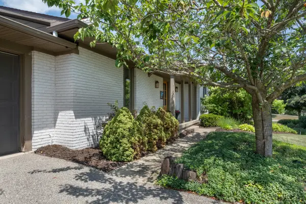 6189 Belding Road Ne, Rockford, MI 49341
