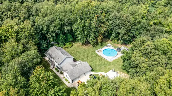 5856 Windingwood Drive, Kalamazoo, MI 49009