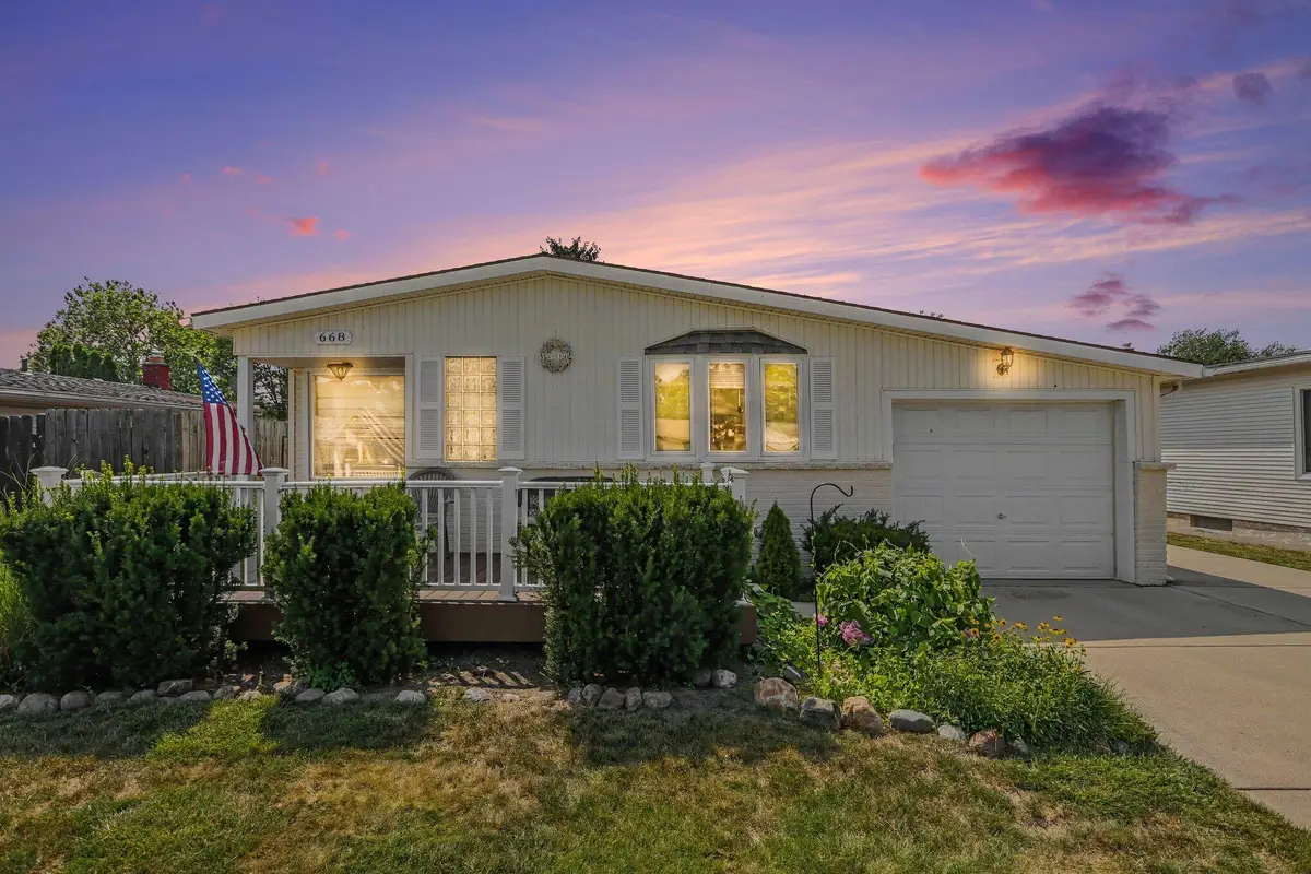 668 S Hawthorne Street, Westland, MI 48186 - #1