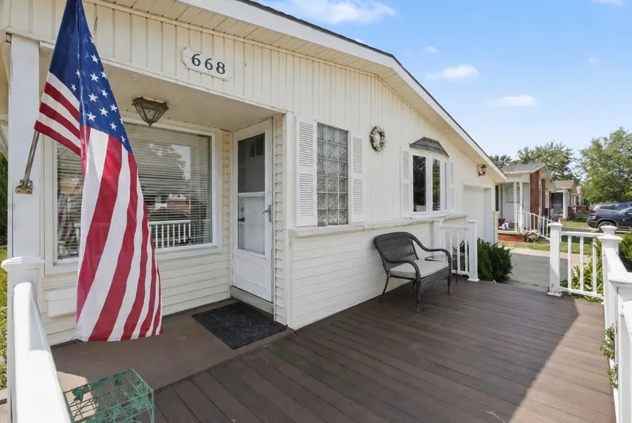 668 S Hawthorne Street, Westland, MI 48186 - #3