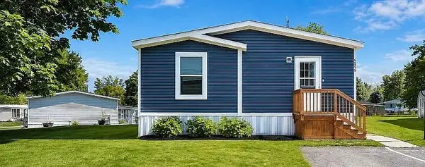 6995 Shamley Avenue Ne, Belmont, MI 49306