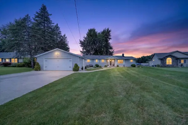 600 Acorn Trl, Horton, MI 49246