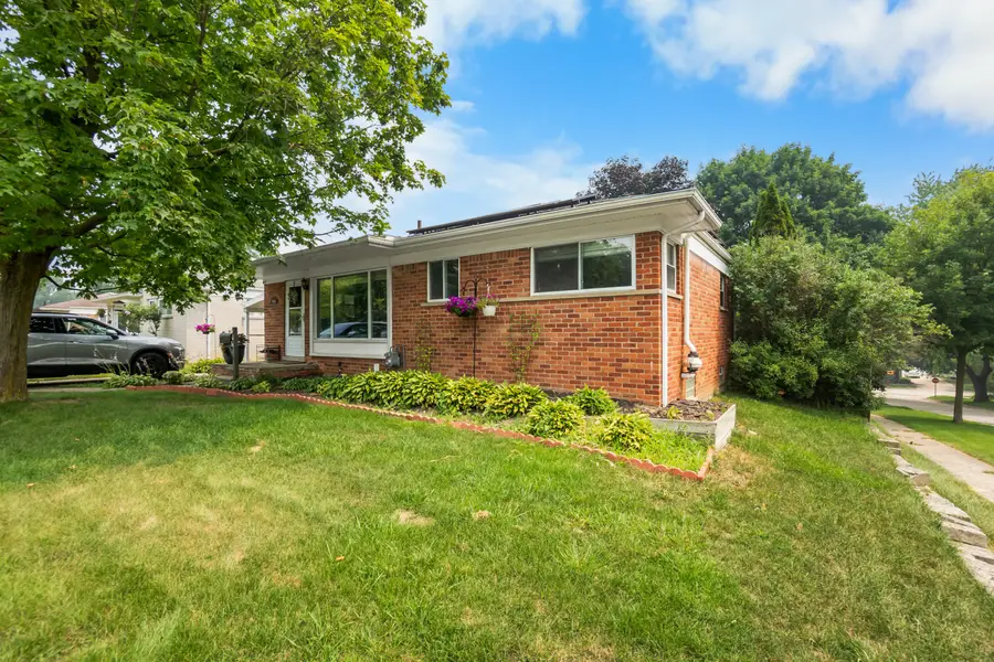 906 Squire Lane, Milford, MI 48381 - #2