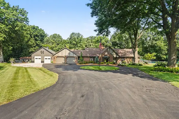 1555 Cardinal Drive, St. Joseph, MI 49085