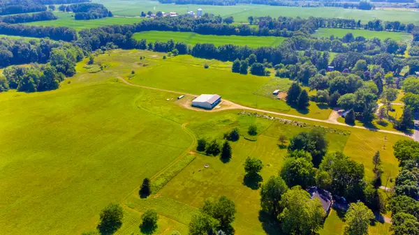6837 Cochran Road, Horton, MI 49246