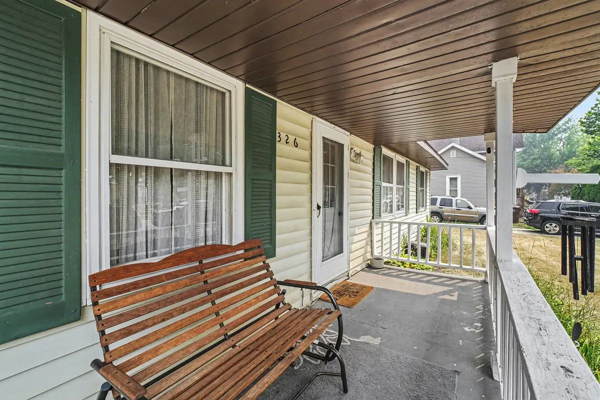 326 E Adams Street, Ionia, MI 48846 - #1
