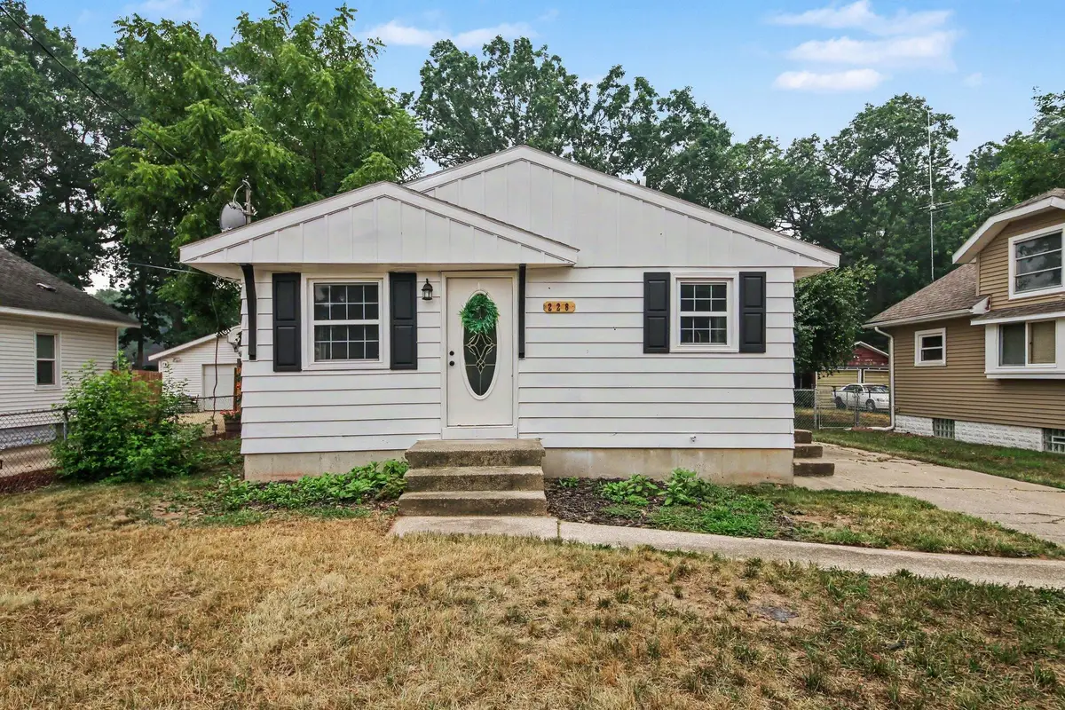 228 Jean Street Sw, Wyoming, MI 49548 - #1