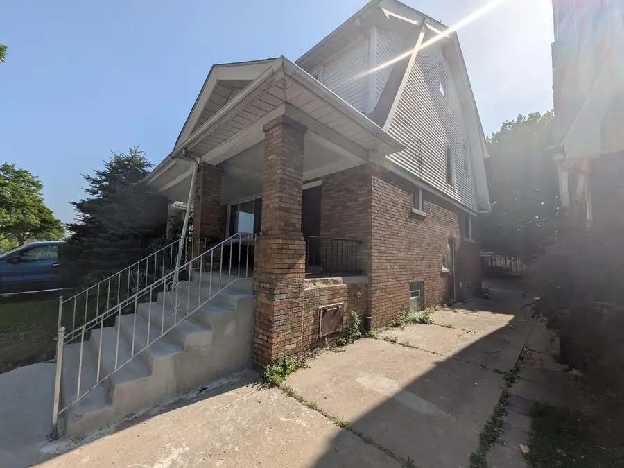 6860 Appoline Street, Dearborn, MI 48126 - #2