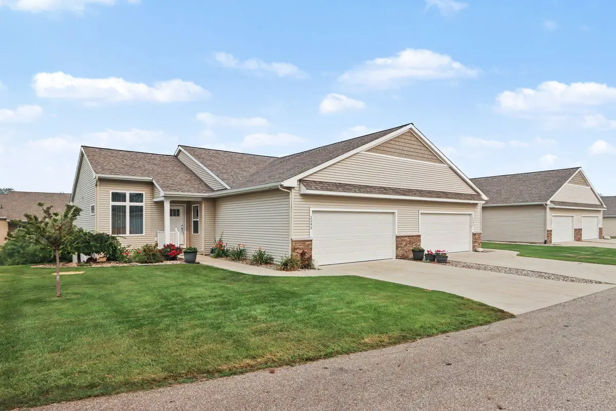 1243 S Village Circle, Kalamazoo, MI 49009 - #1