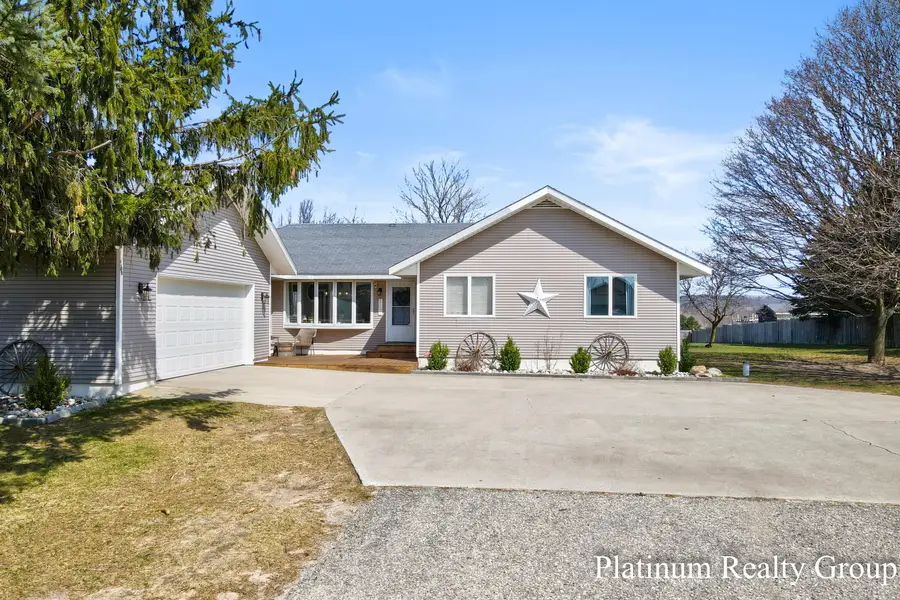4834 W Elizabeth Drive, Shelby, MI 49455 - #2