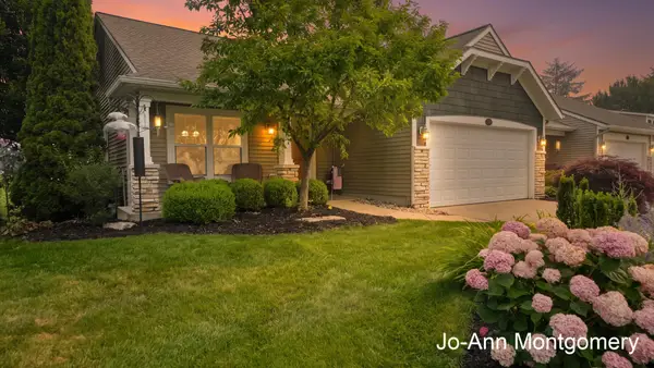 13473 Carpenter Way, Nunica, MI 49448