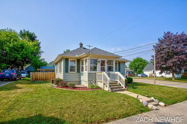 1000 Oaklawn Street Ne, Grand Rapids, MI 49505