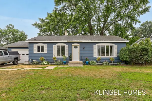 1144 Oakes Avenue, Grand Haven, MI 49417